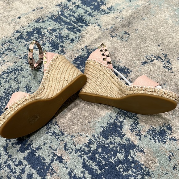 BRAND NEW. NEVER WORN. Beautiful soft pink wedges. - Picture 2 of 4